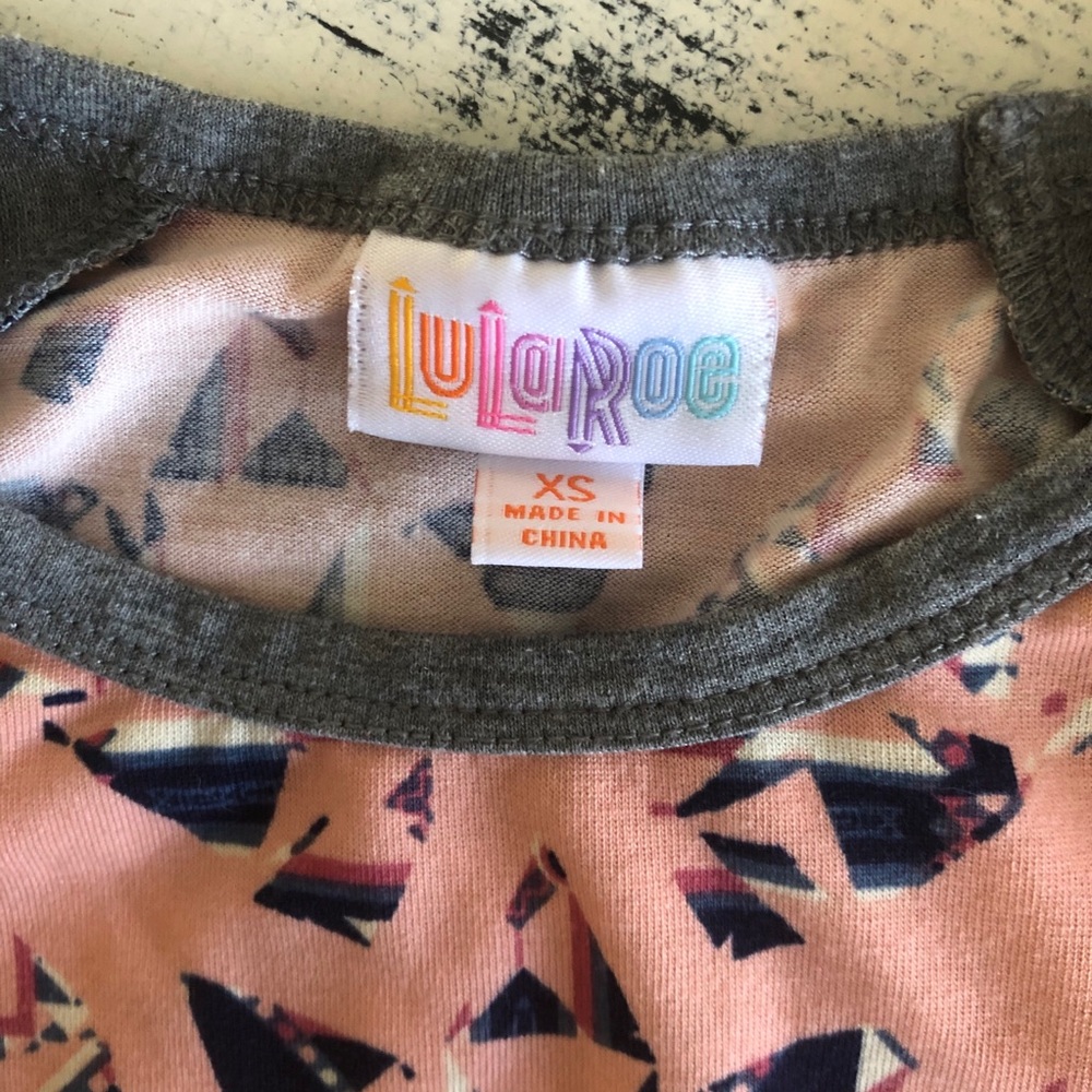 LulaRoe Randy tee XS - Picture 2 of 3